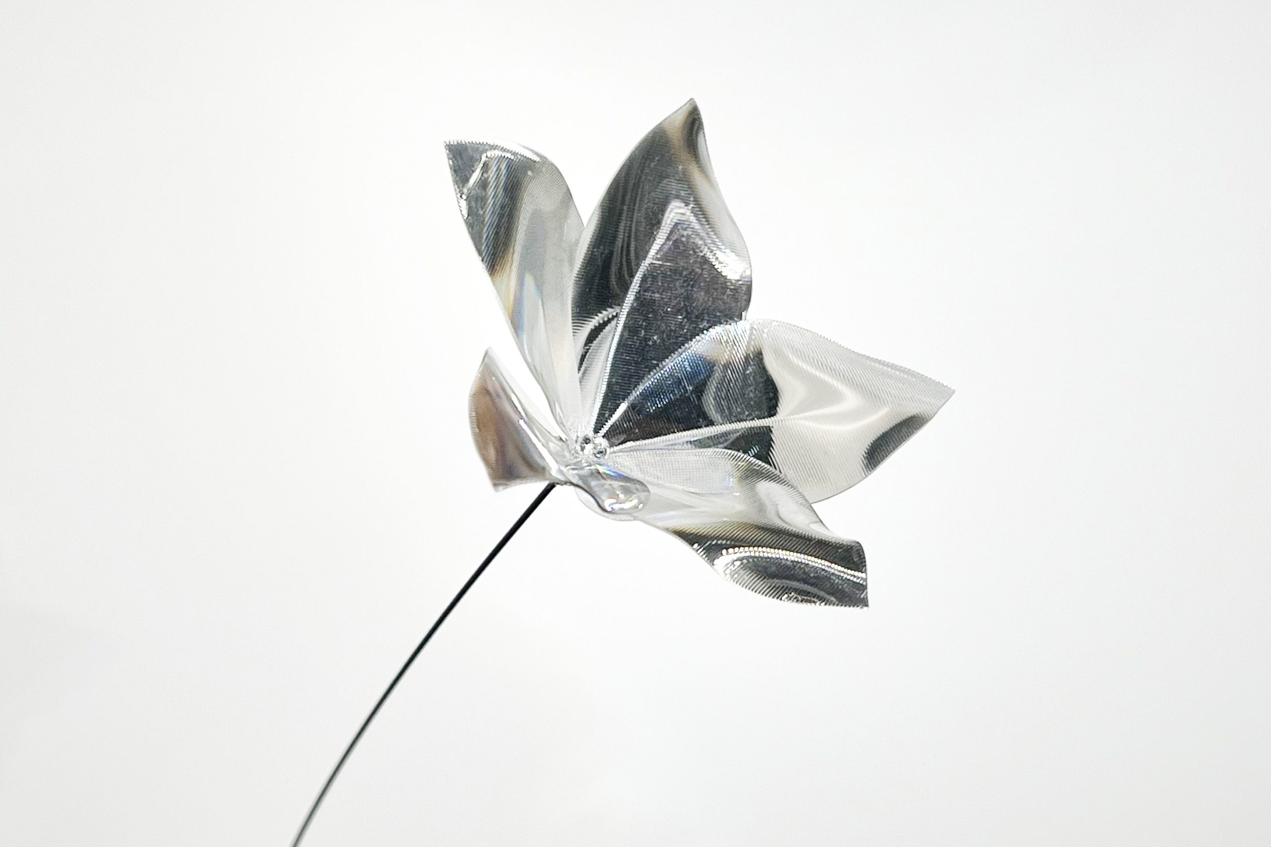 松尾高弘 + EMISSION Prism Flower #1 / Kikyo / 2026 / Craft / H32 × W7 × D7 cm