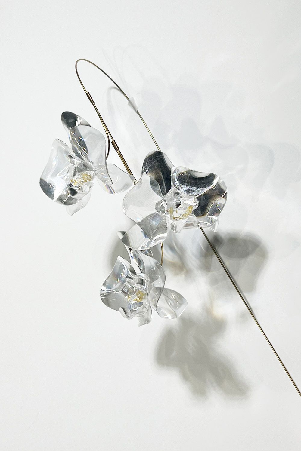 松尾高弘 + EMISSION Prism Flower #1 / Kocho-ran 3 / 2026 / Craft / H33 × W10 × D13 cm